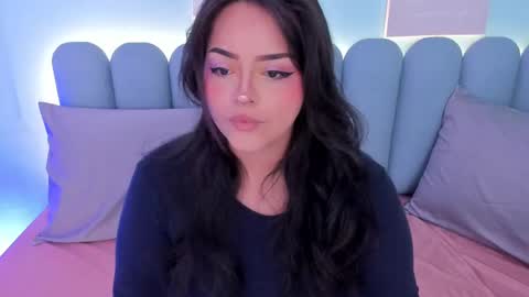 Snapshot of curvy_rousi chatting on October 5, 8:12 am Rosie online show from October 5, 8:12 am