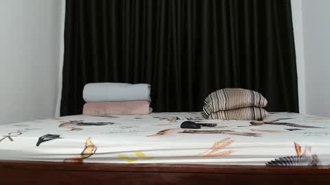 curvy_shirly online show from February 7, 7:28 pm