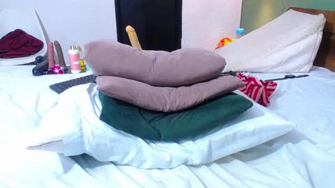 Danna online show from December 3, 3:09 am