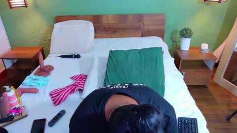 Snapshot of curvyebonyy_ chatting on March 2, 1:40 pm Danna online show from March 2, 1:40 pm