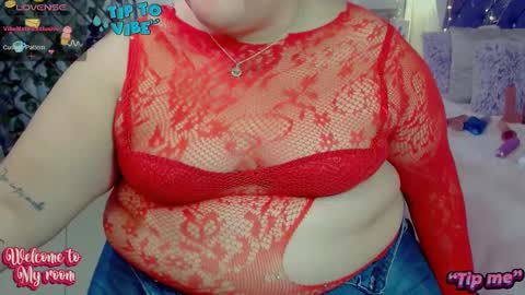 Snapshot of curvyema chatting on December 14, 6:52 pm EMA online show from December 14, 6:52 pm