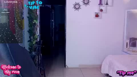 Snapshot of curvyema chatting on January 3, 8:43 pm EMA online show from January 3, 8:43 pm