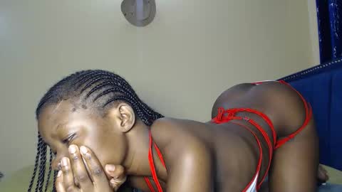 curvyjoan online show from October 17, 10:29 am