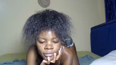 curvyjoan online show from November 1, 10:50 am