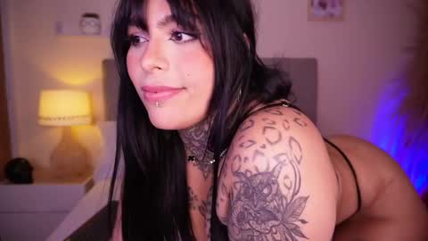 Snapshot of curvyliciouss chatting on February 19, 6:54 pm Samantha online show from February 19, 6:54 pm