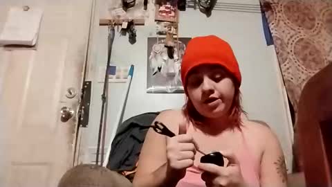 Snapshot of curvylucifinaxxx chatting on October 21, 9:21 am Lucifina ganja kittens online show from October 21, 9:21 am