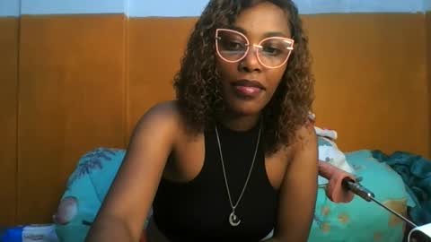 curvylyin online show from March 28, 6:13 am