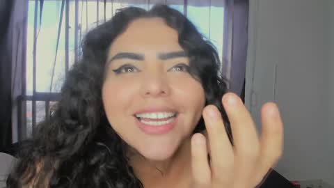 Snapshot of curvypornxxx chatting on December 17, 6:42 pm curvypornxxx online show from December 17, 6:42 pm