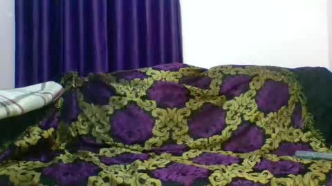 Snapshot of curvyzozo chatting on November 28, 11:07 pm Zozo online show from November 28, 11:07 pm