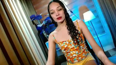 BBY CURLYHANNA online show from June 13, 10:57 am