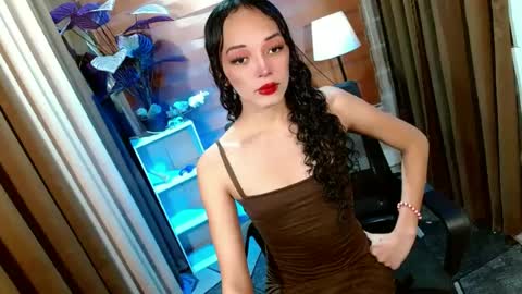 BBY CURLYHANNA online show from June 24, 10:25 am