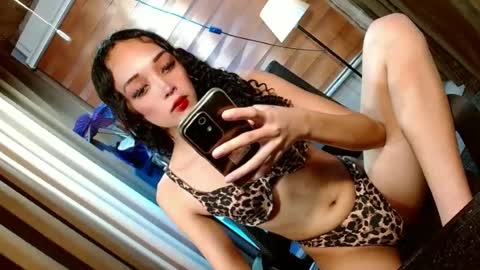 BBY CURLYHANNA online show from June 27, 12:22 pm