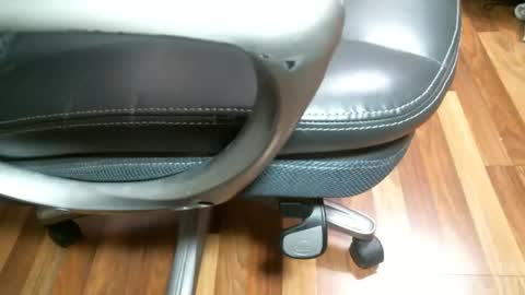 Snapshot of cutandwaxed2 chatting on April 29, 1:15 pm BI SMOOTH MATURE SUB online show from April 29, 1:15 pm