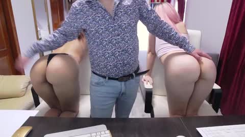 Snapshot of cute00kiara chatting on February 26, 12:58 pm and follow twittercute00kiara2 online show from February 26, 12:58 pm