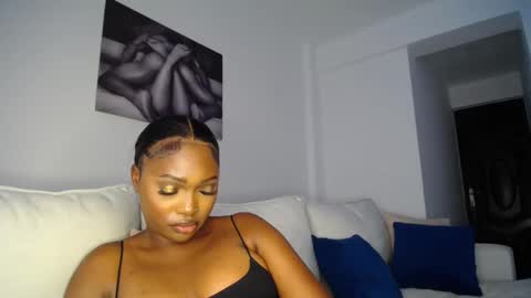 Liya online show from February 6, 2:04 pm