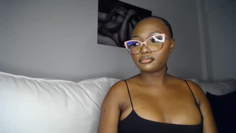Liya online show from February 18, 4:05 pm