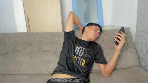 ARTURO-18  MATIAS-18  NIKOLAY-19  HADES-18  GABO-19 online show from March 10, 7:41 pm