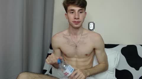 Snapshot of cute_brian chatting on September 24, 11:13 am Im Brian online show from September 24, 11:13 am