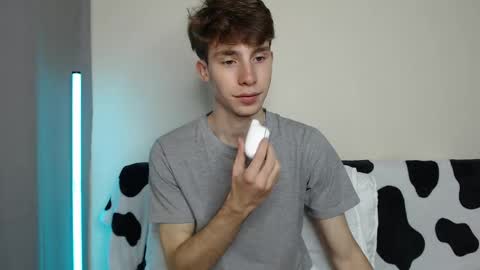 Snapshot of cute_brian chatting on September 30, 8:19 am Im Brian online show from September 30, 8:19 am