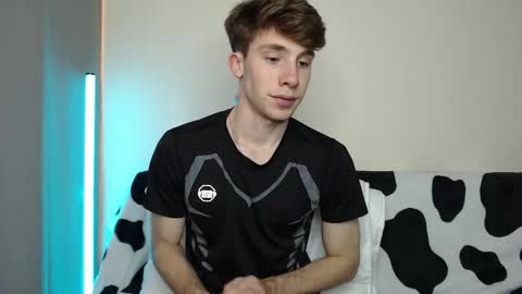 Snapshot of cute_brian chatting on October 2, 12:56 pm Im Brian online show from October 2, 12:56 pm