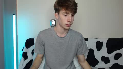 Snapshot of cute_brian chatting on October 6, 12:13 pm Im Brian online show from October 6, 12:13 pm