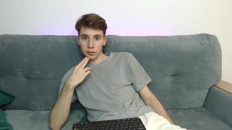 Snapshot of cute_brian chatting on October 30, 3:35 pm Im Brian online show from October 30, 3:35 pm