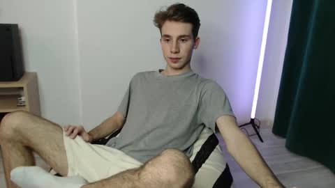 Snapshot of cute_brian chatting on November 5, 3:12 pm Im Brian online show from November 5, 3:12 pm