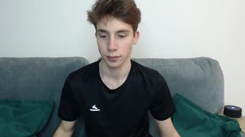 Snapshot of cute_brian chatting on November 28, 4:42 pm Im Brian online show from November 28, 4:42 pm