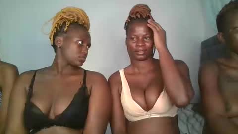 Snapshot of cute_daniellah chatting on January 21, 4:21 am Danillah online show from January 21, 4:21 am