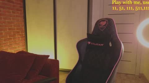 Everyday stream in the same time online show from December 8, 11:24 am