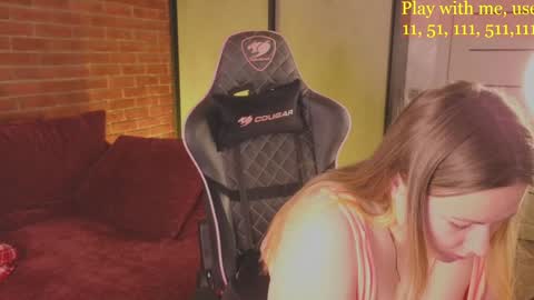 Everyday stream in the same time online show from December 22, 11:44 am