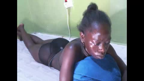 cute_doria online show from October 8, 2:53 am