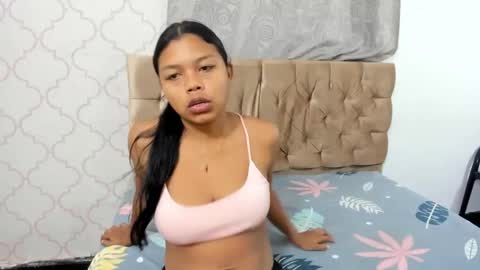cute_ebony_18_ online show from November 18, 12:20 pm