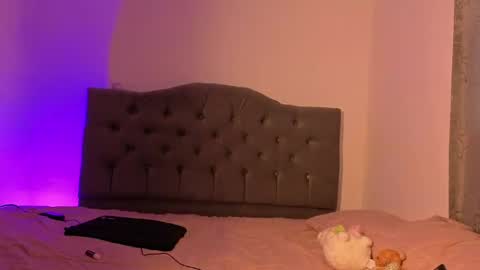 Snapshot of cute_emmma chatting on April 8, 11:10 am Emma online show from April 8, 11:10 am