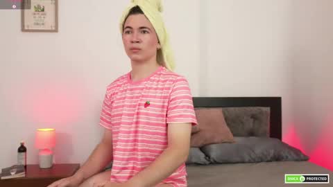 Snapshot of cute_erelis chatting on April 28, 8:08 am You Erelis online show from April 28, 8:08 am