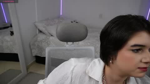 Snapshot of cute_eyess chatting on March 23, 8:24 pm Cute online show from March 23, 8:24 pm