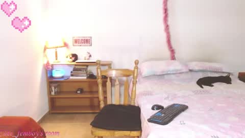 Snapshot of cute_femboy420 chatting on June 4, 1:00 am Valeria Vergara online show from June 4, 1:00 am