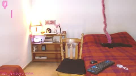 Snapshot of cute_femboy420 chatting on June 11, 11:47 pm Valeria Vergara online show from June 11, 11:47 pm