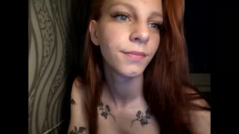 cute_foxis online show from June 7, 10:35 pm
