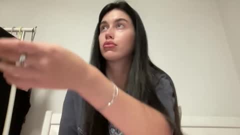 Snapshot of cute_kriss94 chatting on November 2, 3:14 pm cute_kriss94 online show from November 2, 3:14 pm