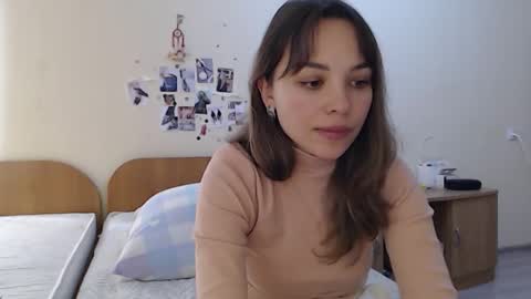 Snapshot of cute_labuba chatting on December 15, 5:12 am labubu D online show from December 15, 5:12 am