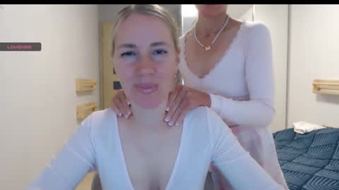 cute_lion_ online show from October 8, 3:31 pm