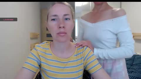 cute_lion_ online show from October 13, 3:01 pm