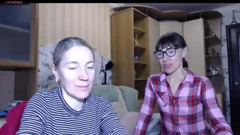 cute_lion_ online show from November 22, 12:37 pm