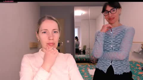 cute_lion_ online show from February 4, 1:50 pm