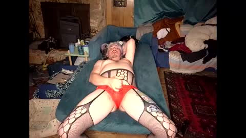 Snapshot of cute_little_one chatting on April 12, 8:19 am cute_little_one online show from April 12, 8:19 am