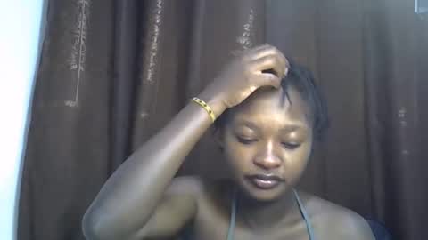 Snapshot of cute_melissa1 chatting on April 10, 8:35 pm cute_melissa1 online show from April 10, 8:35 pm