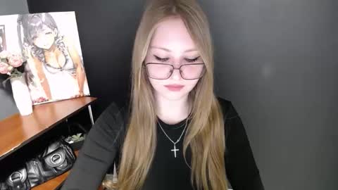 Snapshot of cute_minx chatting on May 25, 6:30 am Veronica online show from May 25, 6:30 am