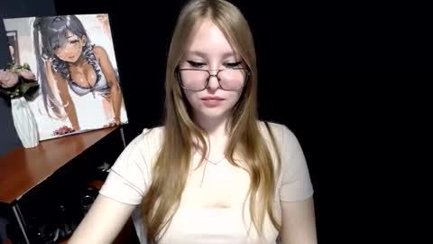 Snapshot of cute_minx chatting on June 5, 6:52 am Veronica online show from June 5, 6:52 am