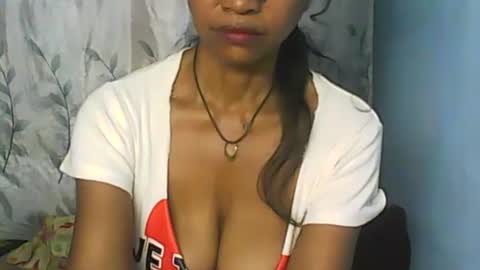 Snapshot of cute_moll chatting on February 20, 12:25 pm murielle online show from February 20, 12:25 pm